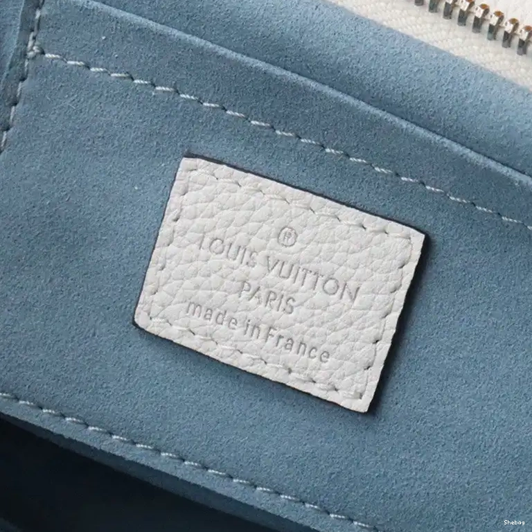 2106DJ0051 Bags LV 0524